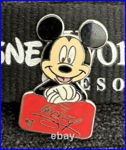 2010 Disney World Collectible Pin Badges