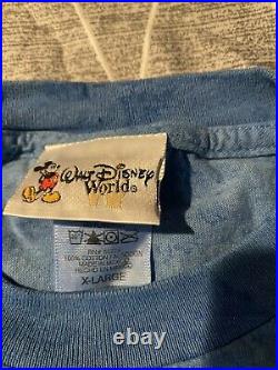 Aladdin magic carpets vintage t shirt 1990s Walt Disney World
