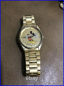 Authentic Numbered SEIKO Quartz Watch Day & Date Walt Disney World Mickey Mouse