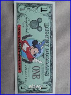 Disney 2 x $1 and a $5 bills Goofy and Mickey Walt Disney 1997. 25th Anniversary
