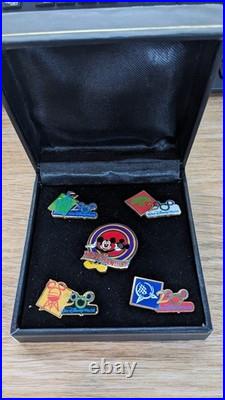 Disney World Merchandise Team Gift Set (5-Pins) Year 2000