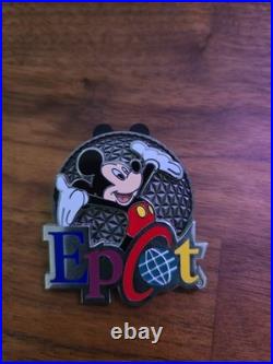 Disney World Orlando 2014 Lanyard Pin Badges Collection Disney World Orlando 2014 Lanyard Pin Badges Collection