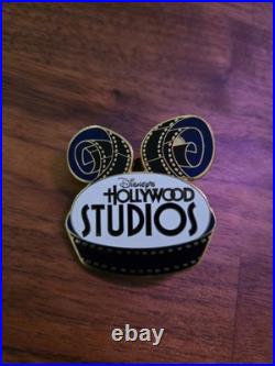 Disney World Orlando 2014 Lanyard Pin Badges Collection Disney World Orlando 2014 Lanyard Pin Badges Collection