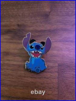 Disney World Orlando 2014 Lanyard Pin Badges Collection Disney World Orlando 2014 Lanyard Pin Badges Collection