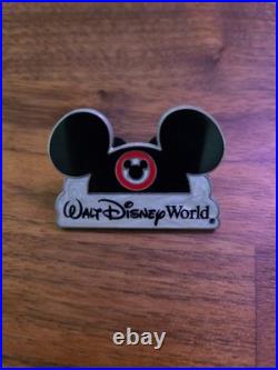 Disney World Orlando 2014 Lanyard Pin Badges Collection Disney World Orlando 2014 Lanyard Pin Badges Collection