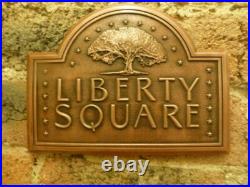 Disney world Magic Kingdom Liberty Square trashcan prop dark shade