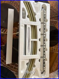 Disney world complete boxed Monorail + Contemporary Resort + spaceship earth