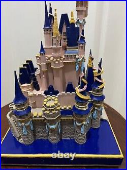 Disneyworld 50th Anniversary Cinderella Castle Figurne New