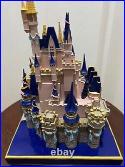 Disneyworld 50th Anniversary Cinderella Castle Figurne New