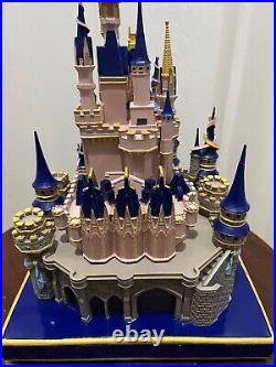 Disneyworld 50th Anniversary Cinderella Castle Figurne New