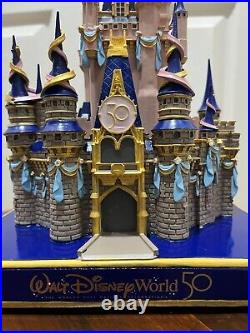 Disneyworld 50th Anniversary Cinderella Castle Figurne New