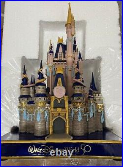 Disneyworld 50th Anniversary Cinderella Castle Figurne New