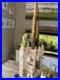 Lego_71040_Disney_World_Cinderella_Castle_Set_With_Minifigures_01_zse