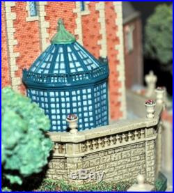 NIB Walt Disney World Olszewski Haunted Mansion Attraction Miniature Figurine