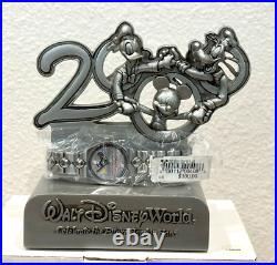 New 2000 Vintage Walt Disney World Le 441/2000 Unisex Watch With Figurine Stand