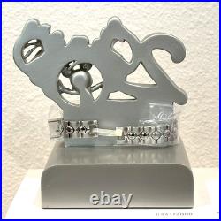 New 2000 Vintage Walt Disney World Le 441/2000 Unisex Watch With Figurine Stand