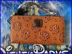 New Dooney & Bourke Walt Disney World Grand Floridian Brown Leather Wallet