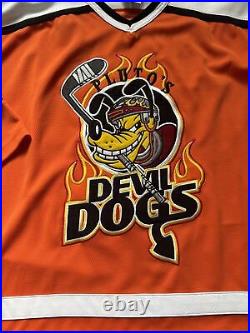 Pluto's Devil Dogs Walt Disney World Vintage Men's Hockey Jersey Size XL EUC