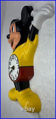 RARE-Walt Disney World DISNEY TIME WELBY by ELGIN Animated Mickey Mouse Clock