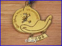 Rare 2004 Walt Disney World Marathon Weekend Donald Duck Lanyard & Medal