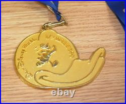 Rare Vintage 1999 Walt Disney World 1/2 Marathon Donald Duck Lanyard & Medal