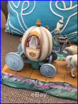 Rare Vtg Walt Disney World Porcelain Cinderella Horse Carriage Coach Figurine