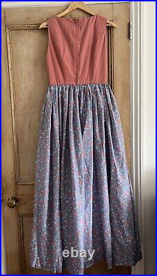 Vintage Disney World EPCOT Cast Member UK Pavilion Female Dress Costume Outfit