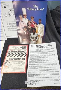 Vintage Disney World New Cast Member Orientation Folder 1992 Disney Look Pass