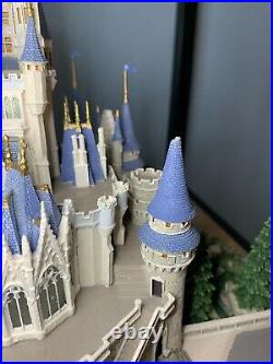 WALT DISNEY WORLD Cinderella Castle OLSZEWSKI Used