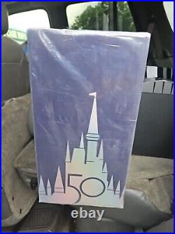 Walt Disney World 50th Anniversary R2-W50-SOLD OUT R2D2 Droid Depot Galaxys Edge