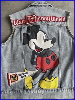 Walt Disney World 50th Anniversary Vault Collection Retro Denim Mickey Gilet Walt Disney World 50th Anniversary Vault Collection Retro Denim Mickey Gilet