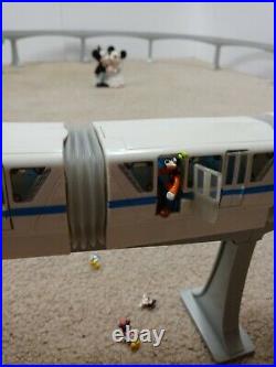Walt Disney World Blue Stripe Monorail Playset with figures WORKING