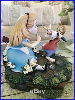 Walt Disney World Collectable Markrita Alice In Wonderland and White Rabbit Box
