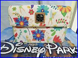 Walt Disney World Dooney & Bourke Tinker Bell Flower Crossbody Bag Purse, Nwt