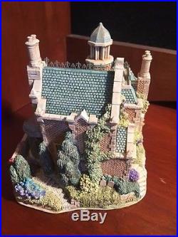 Walt Disney World Lilliput Lane Haunted Mansion Sculpture LE 443/500