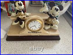 Walt Disney World Mickey and Minnie Desk Or Mantel Clock Working Collectable