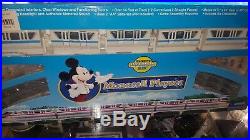 Walt Disney World Monorail Playset Rare Blue Line 5 Cars 14 Track
