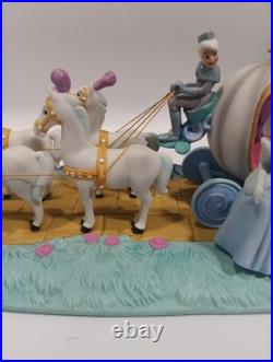 Walt Disney World Park Porcelain Cinderella Horse Carriage Coach Figurine RARE