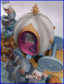 Walt Disney World Park Porcelain Cinderella Horse Carriage Coach Figurine RARE