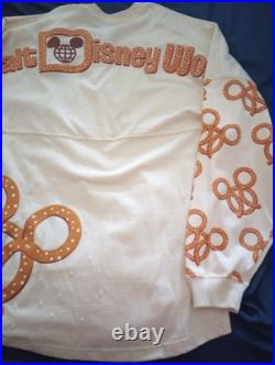 Walt Disney World Pretzel Spirit Jersey Medium Walt Disney World Pretzel Spirit Jersey Medium