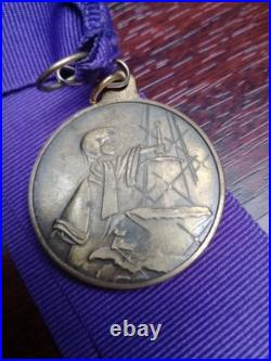 Walt Disney World Sword In The Stone Temporary Ruler Of The Realm Medal RARE Walt Disney World Sword In The Stone Temporary Ruler Of The Realm Medal RARE