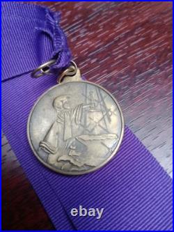 Walt Disney World Sword In The Stone Temporary Ruler Of The Realm Medal RARE Walt Disney World Sword In The Stone Temporary Ruler Of The Realm Medal RARE