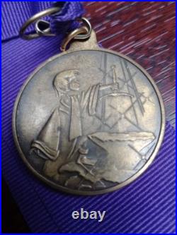Walt Disney World Sword In The Stone Temporary Ruler Of The Realm Medal RARE Walt Disney World Sword In The Stone Temporary Ruler Of The Realm Medal RARE