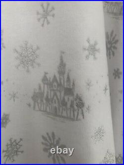 Walt Disney World White Christmas Spirit Jersey Size medium BNWT